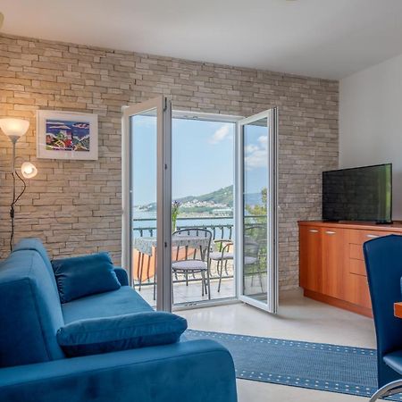 Apartmani Mirta Omis A Eksteriør billede